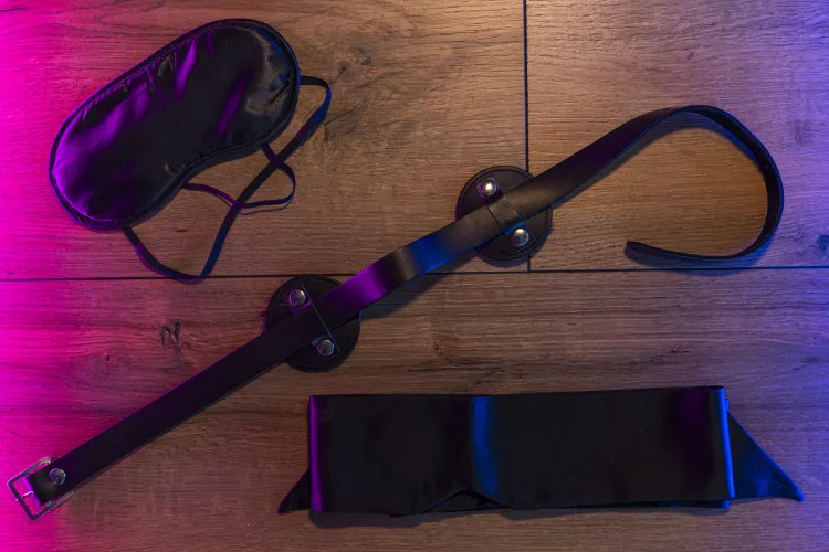 KinkyPlayZone accessory photo: Blindfolded